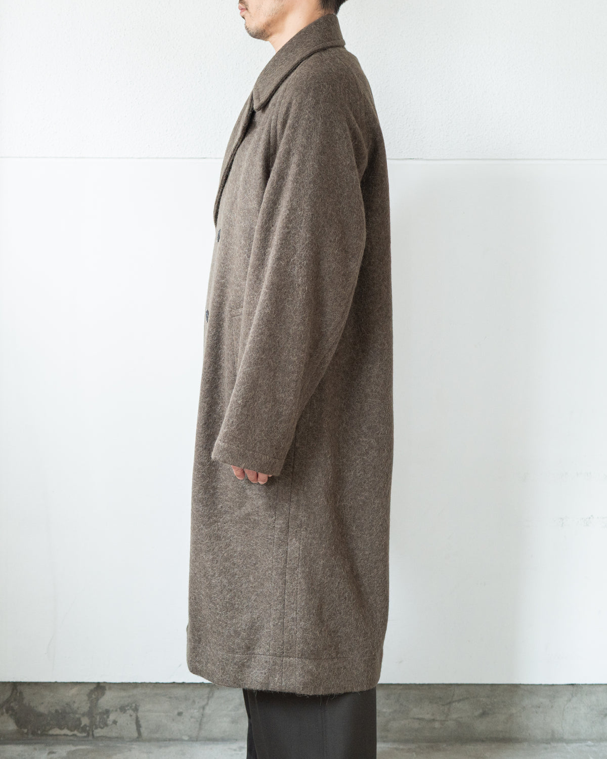 DOUBLE-BREASTED COAT IN FELTED WOOL AND ALPACA BLEND