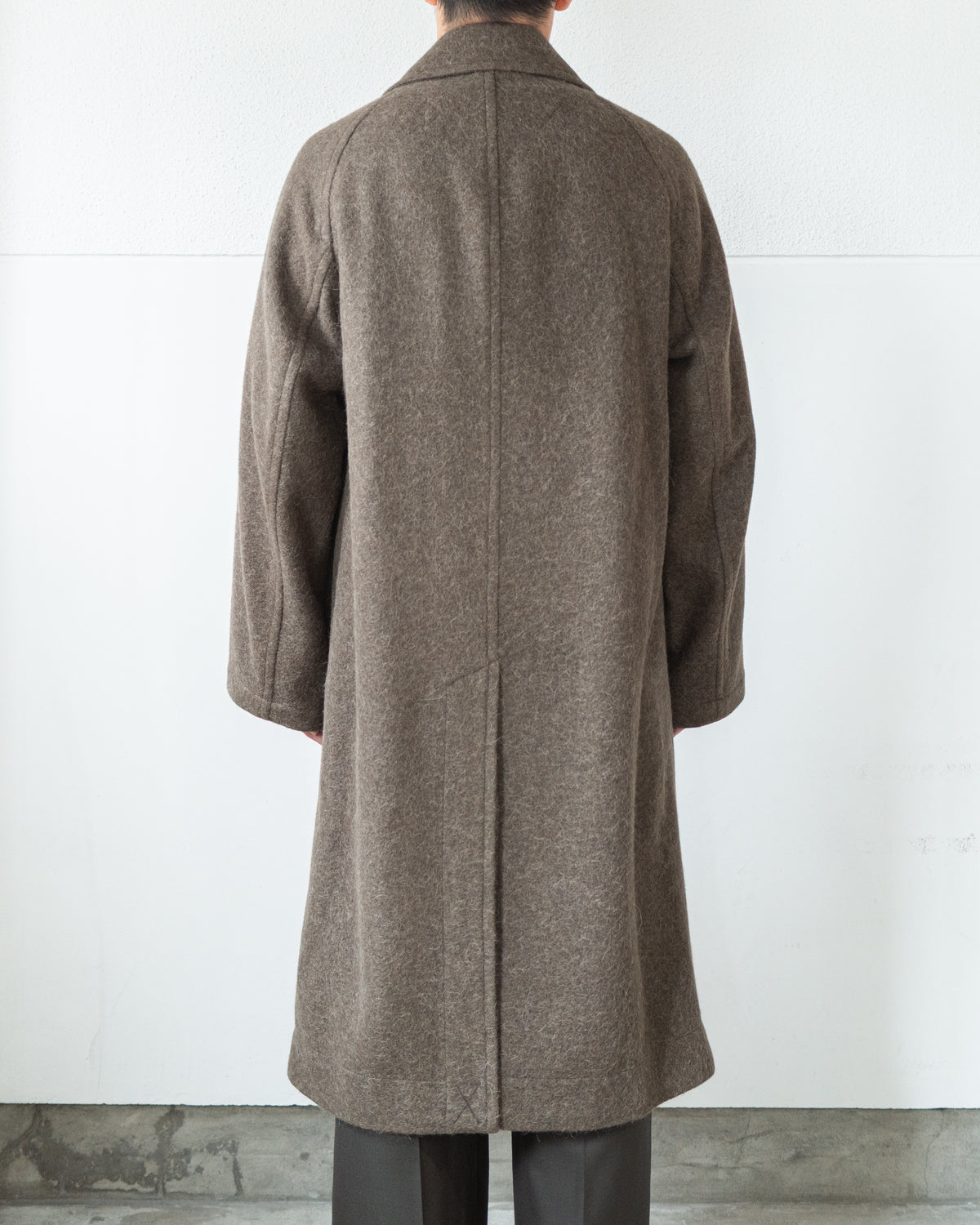 DOUBLE-BREASTED COAT IN FELTED WOOL AND ALPACA BLEND