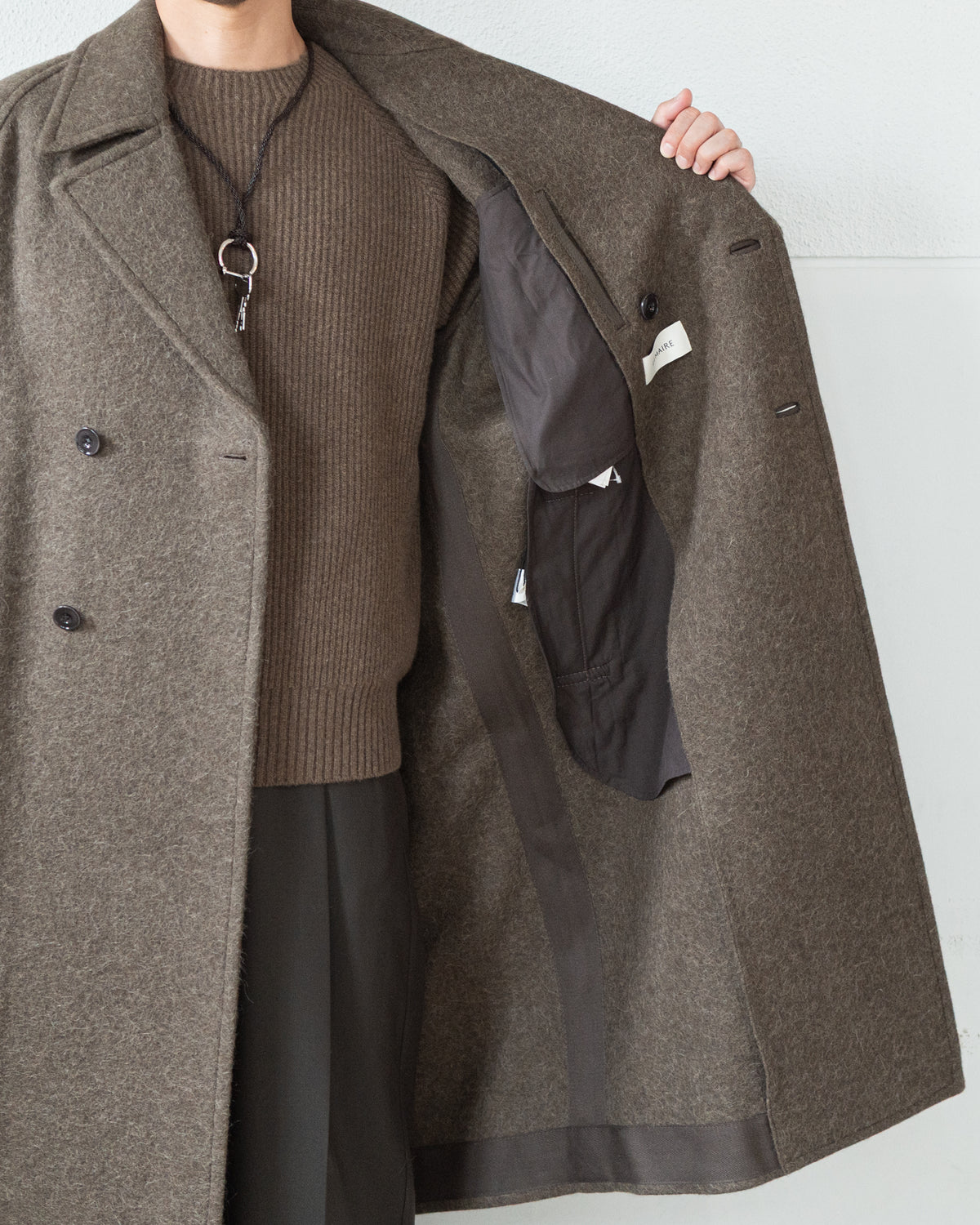 DOUBLE-BREASTED COAT IN FELTED WOOL AND ALPACA BLEND