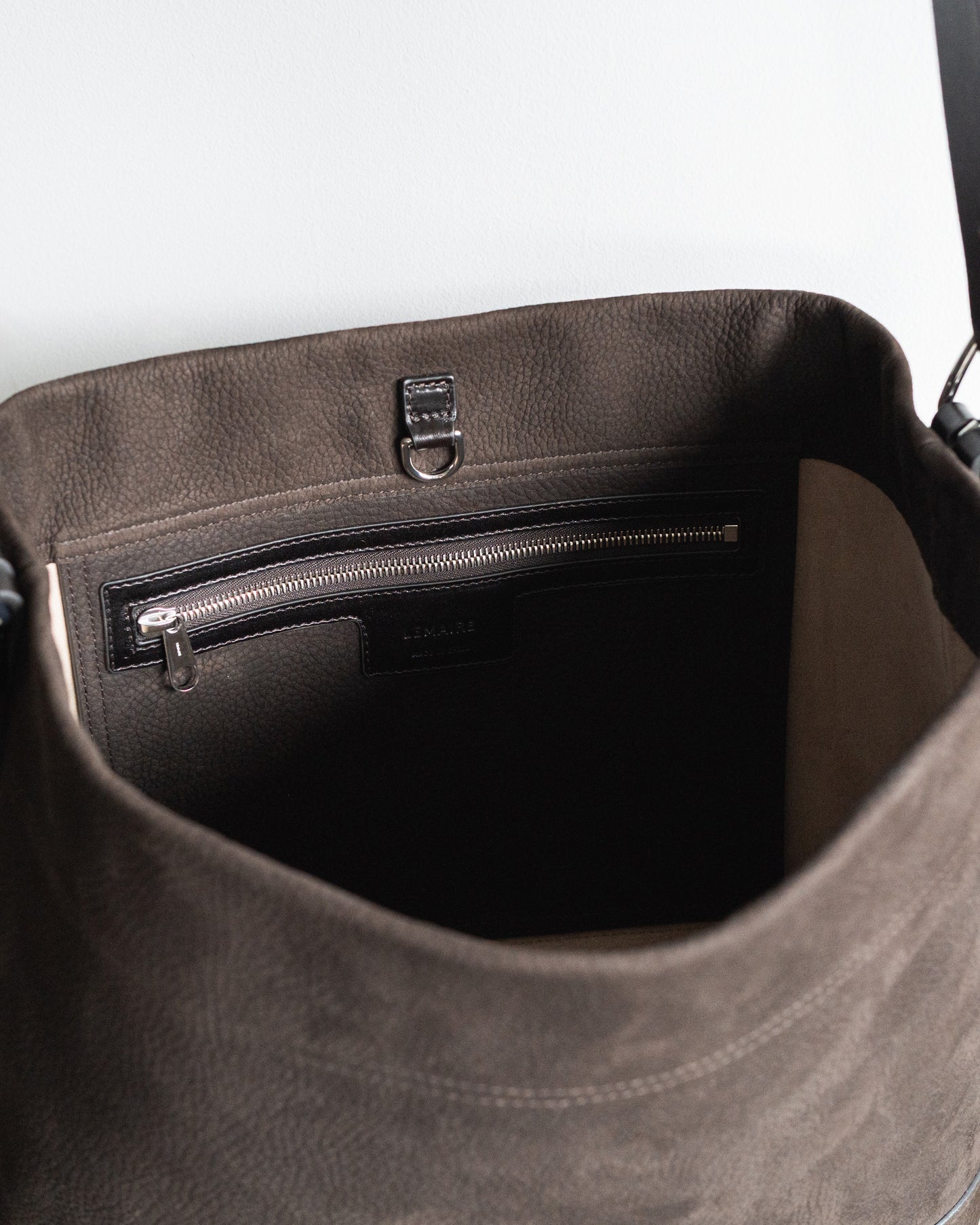 BELTED TOTE BAG IN ALPACA NUBUCK