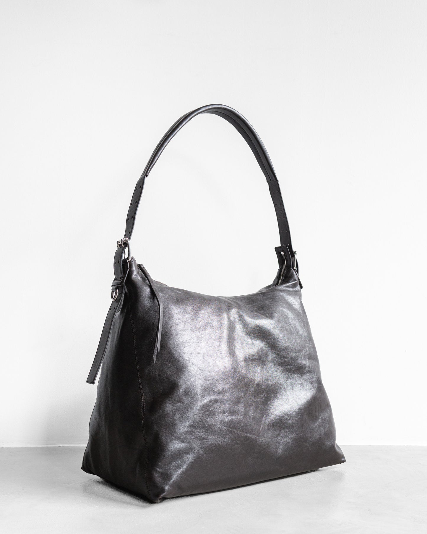 BELTED HOBO BAG IN LEATHER