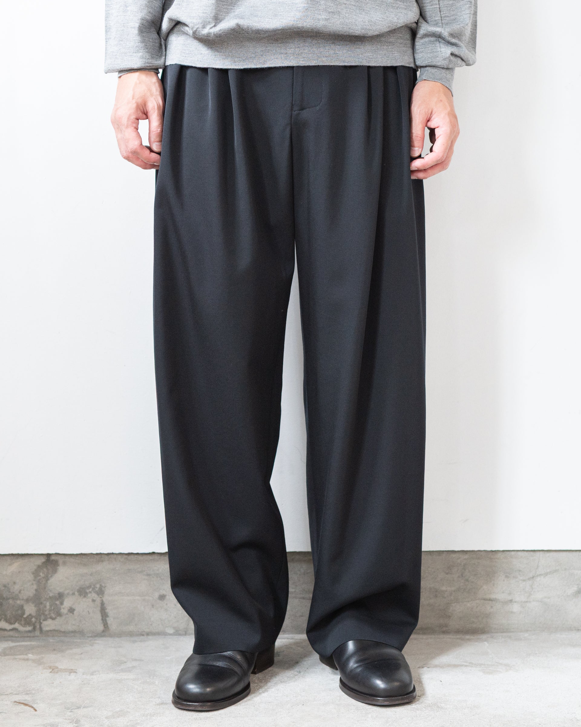 OVERCOAT / オーバーコート 5 TUCK TROUSERS IN WOOL GABARDINE / STORE N