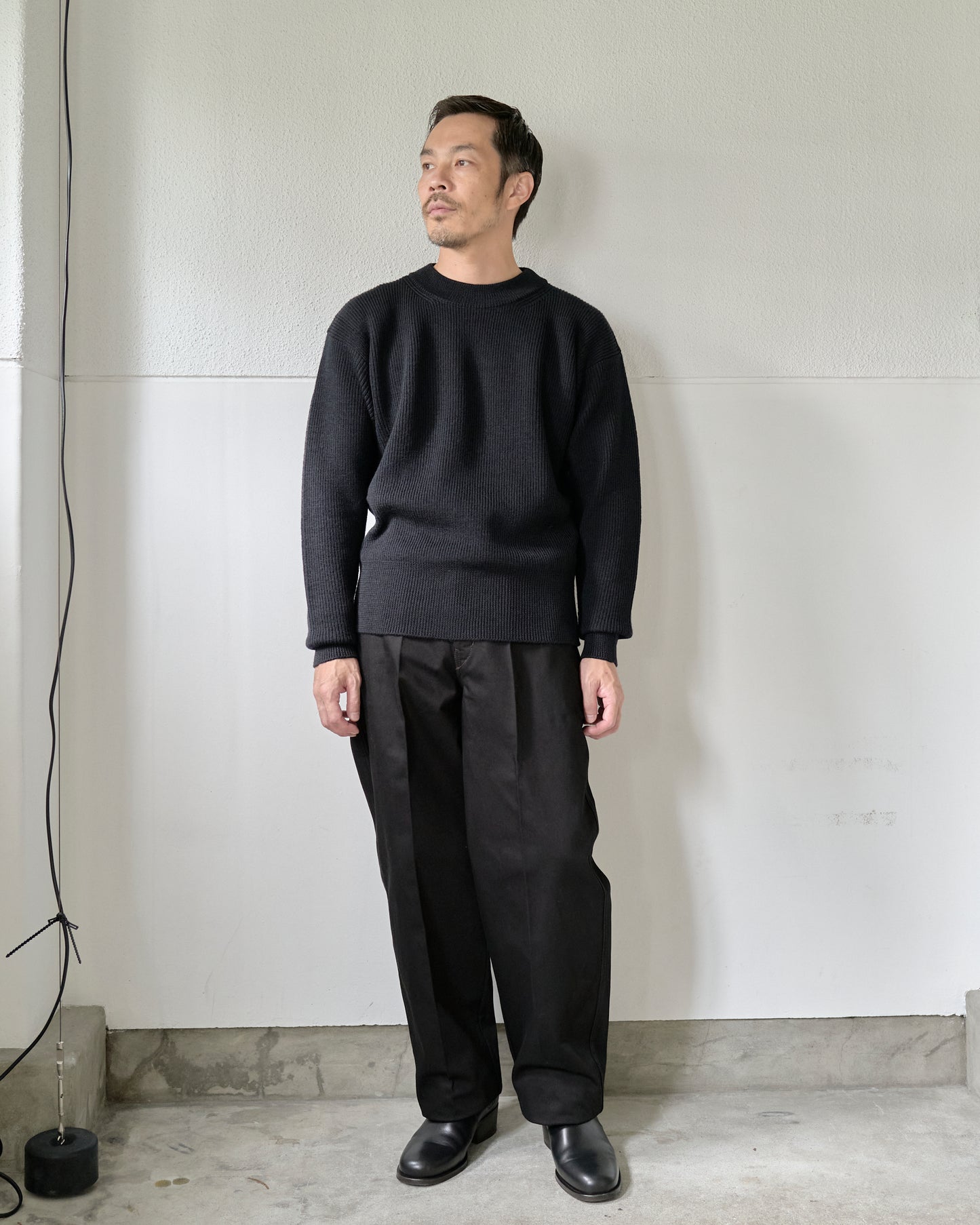 BOXY ROUND NECK SWEATER