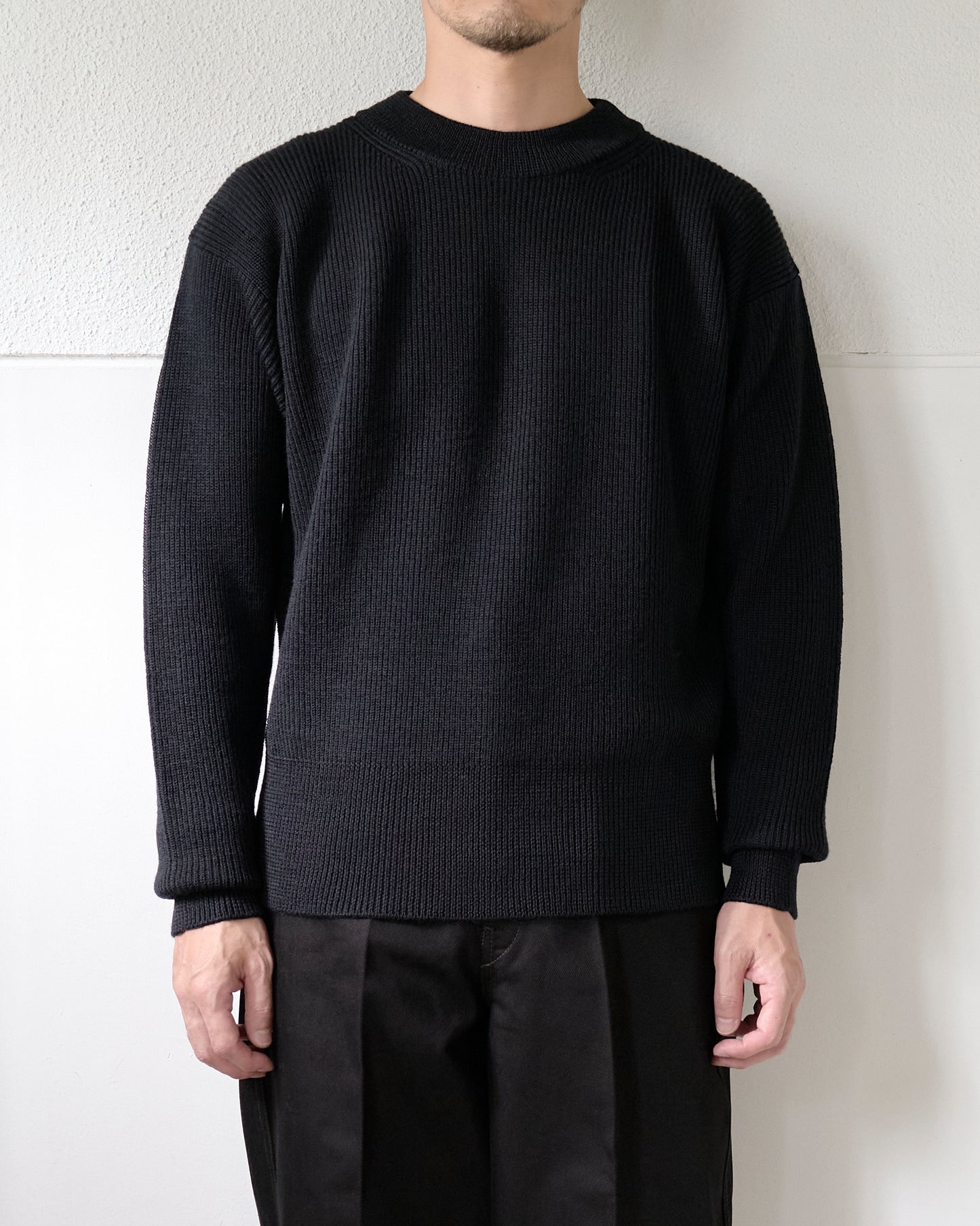 BOXY ROUND NECK SWEATER
