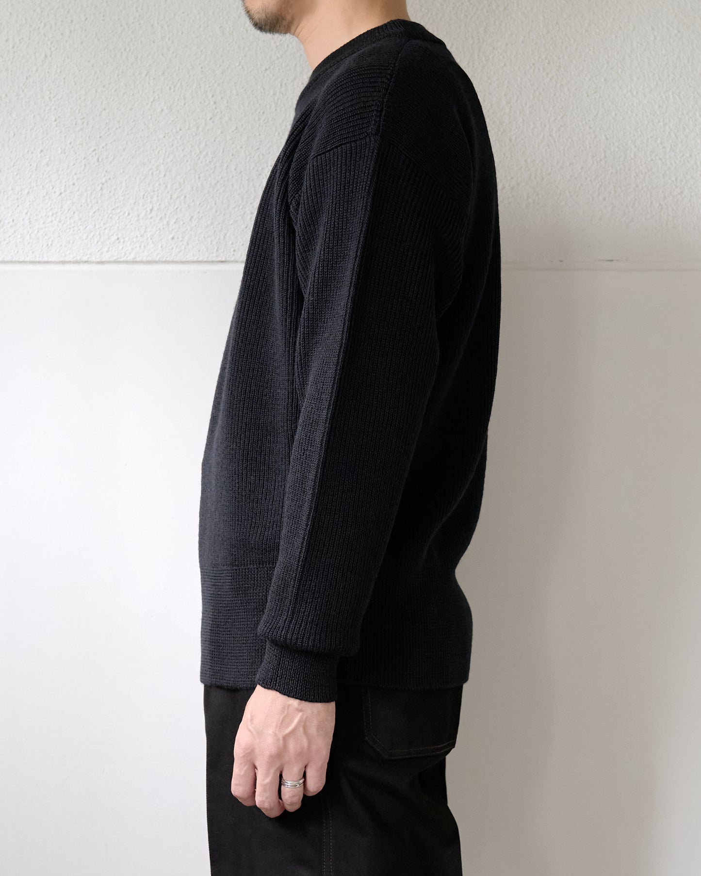 BOXY ROUND NECK SWEATER