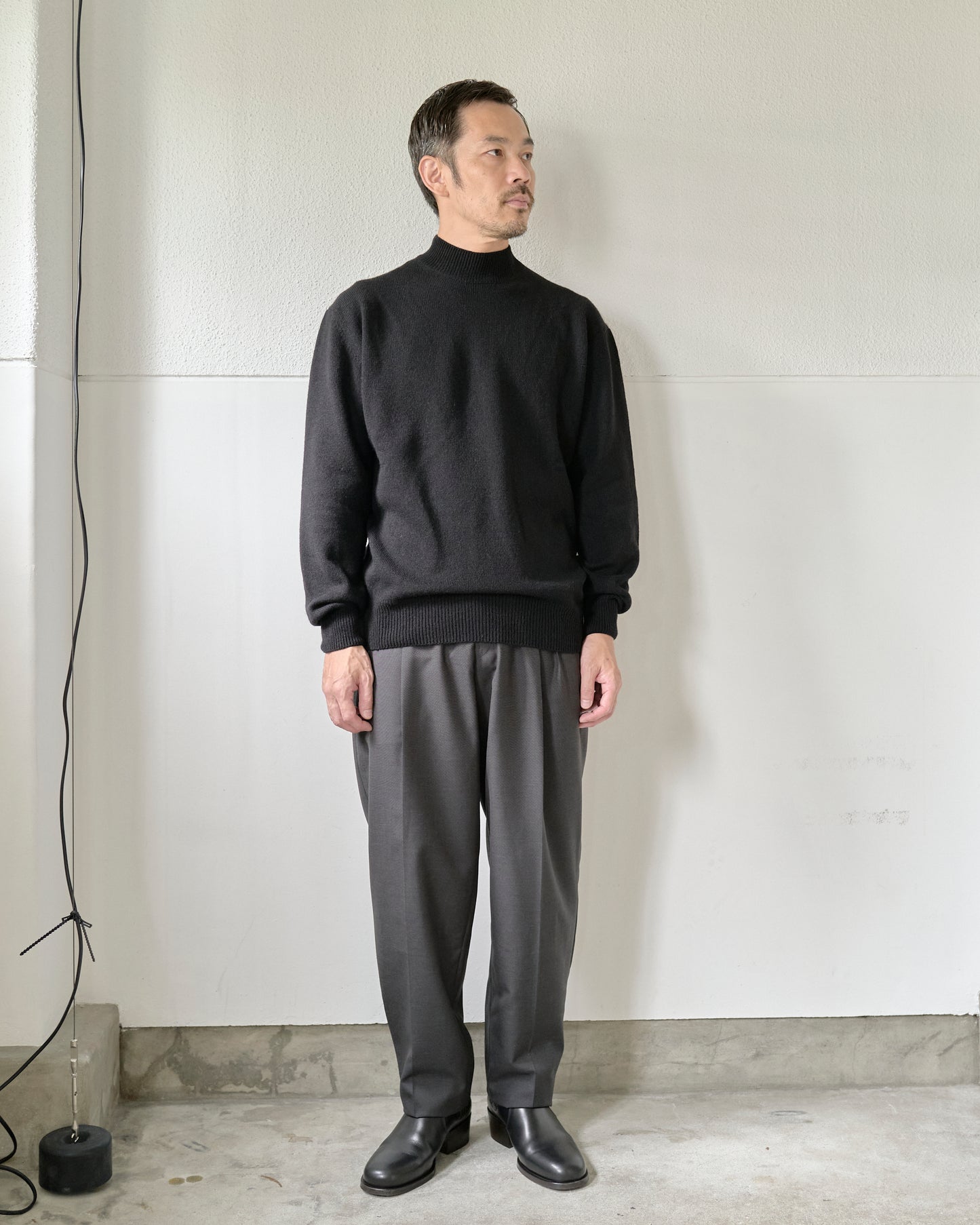 MOCK NECK SWEATER