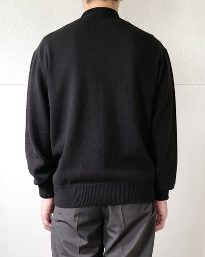 MOCK NECK SWEATER