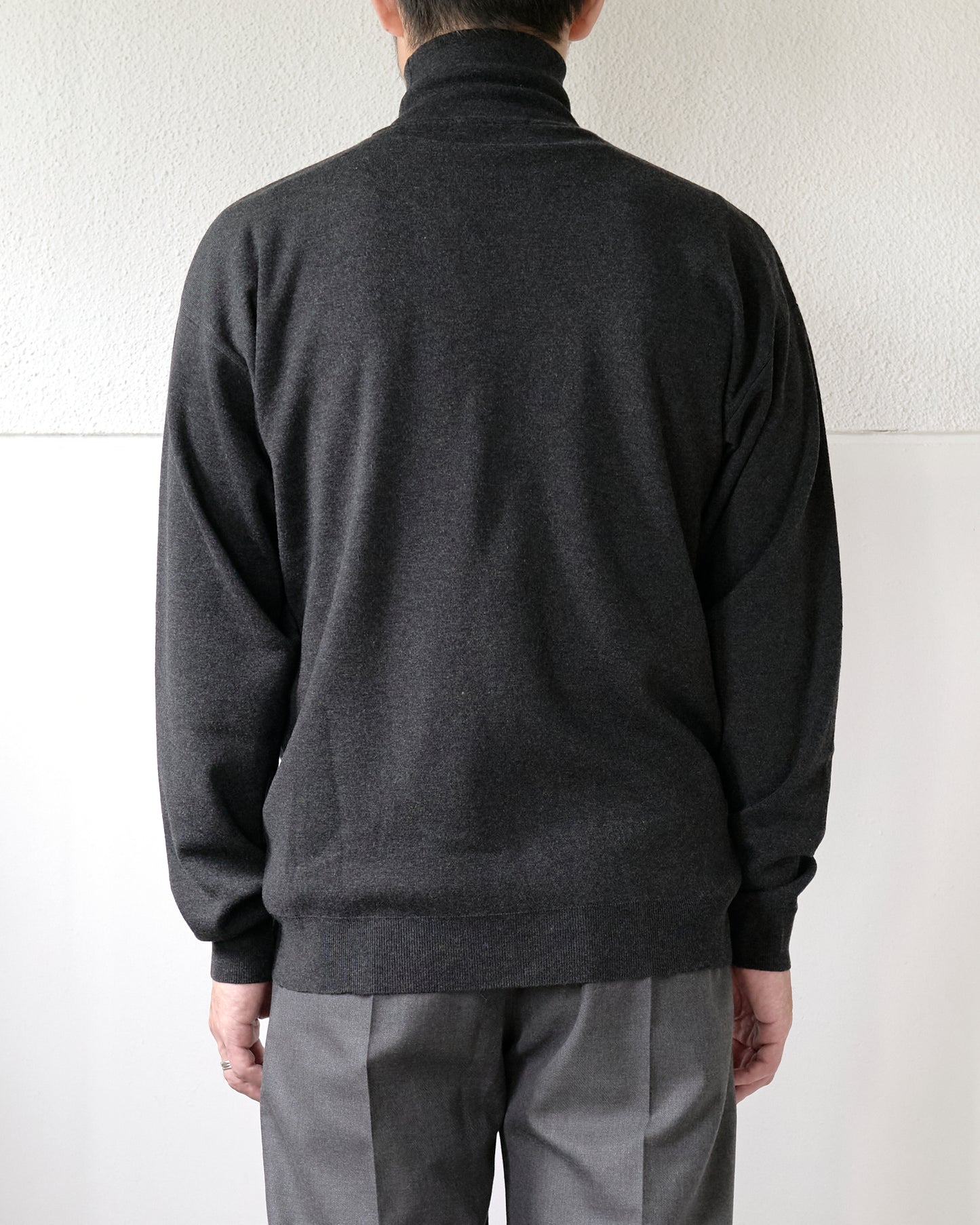 HIGH NECK SWEATER