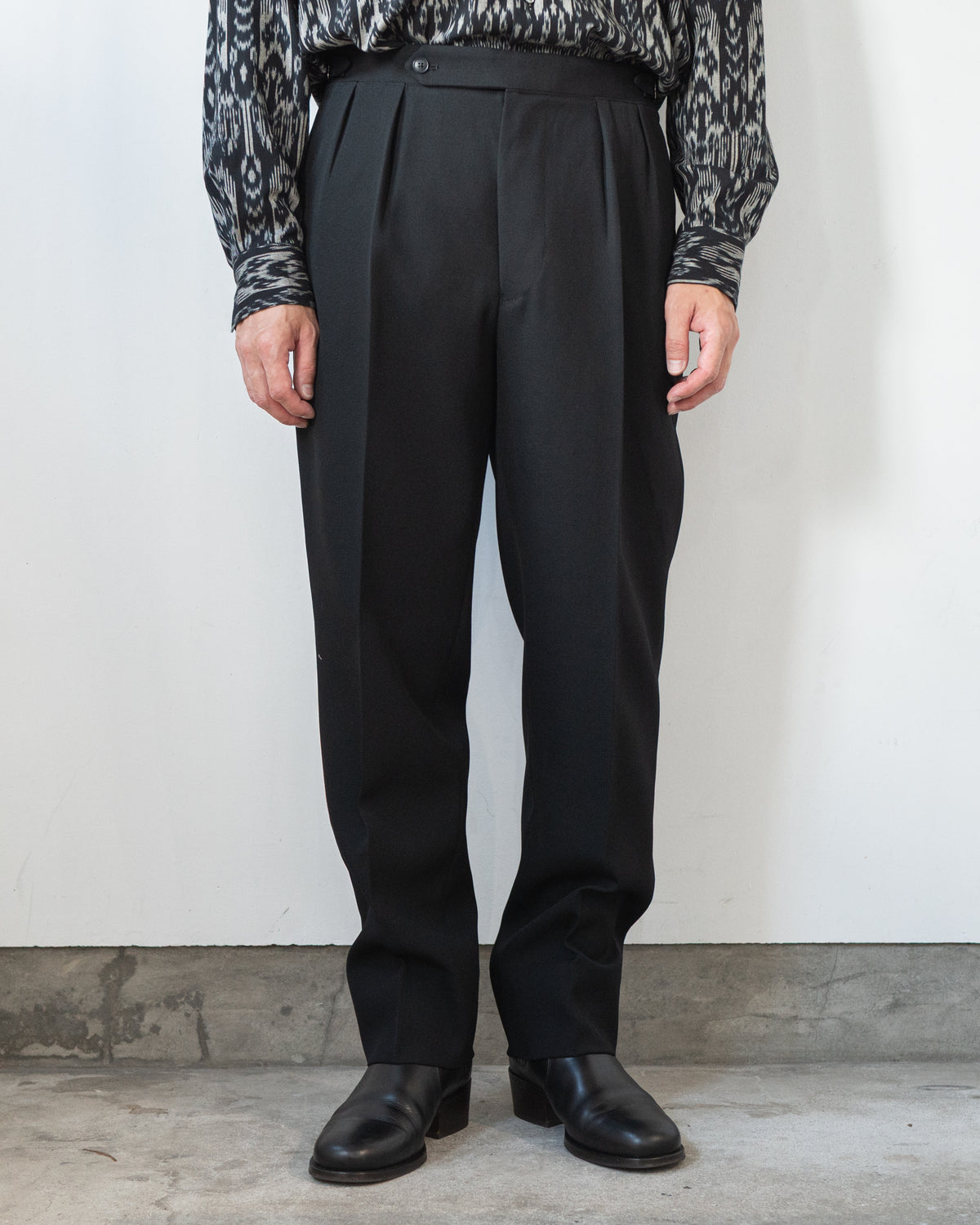 AARON BLACK GABARDINE TROUSERS