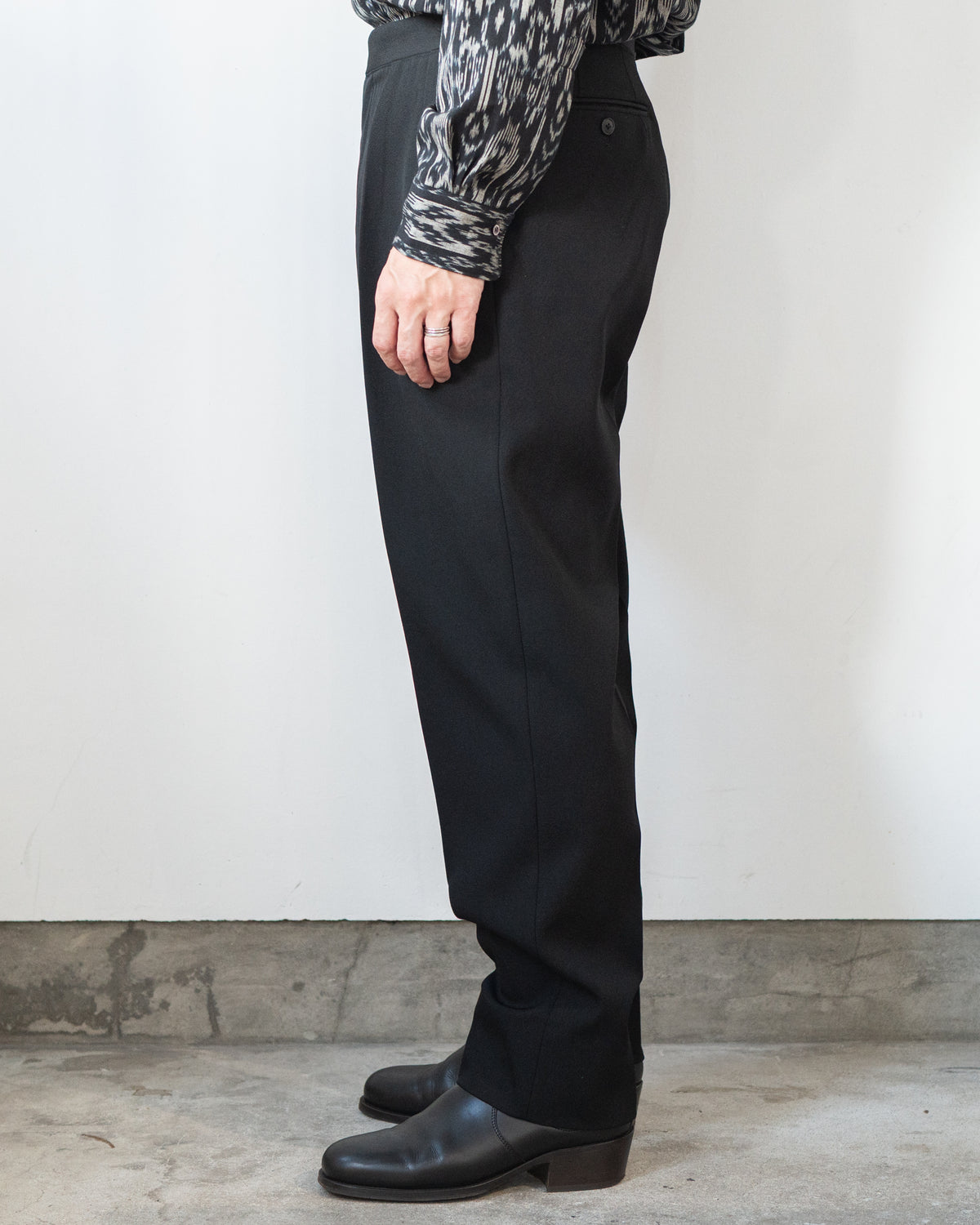 AARON BLACK GABARDINE TROUSERS
