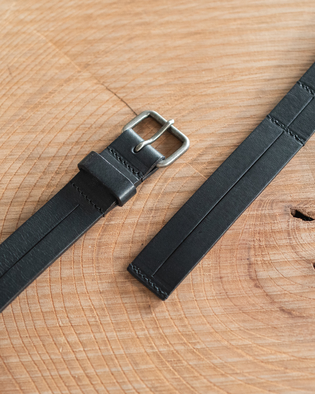 SEYA x ISAAC REINA CHASEN BELT / OIL LEATHER
