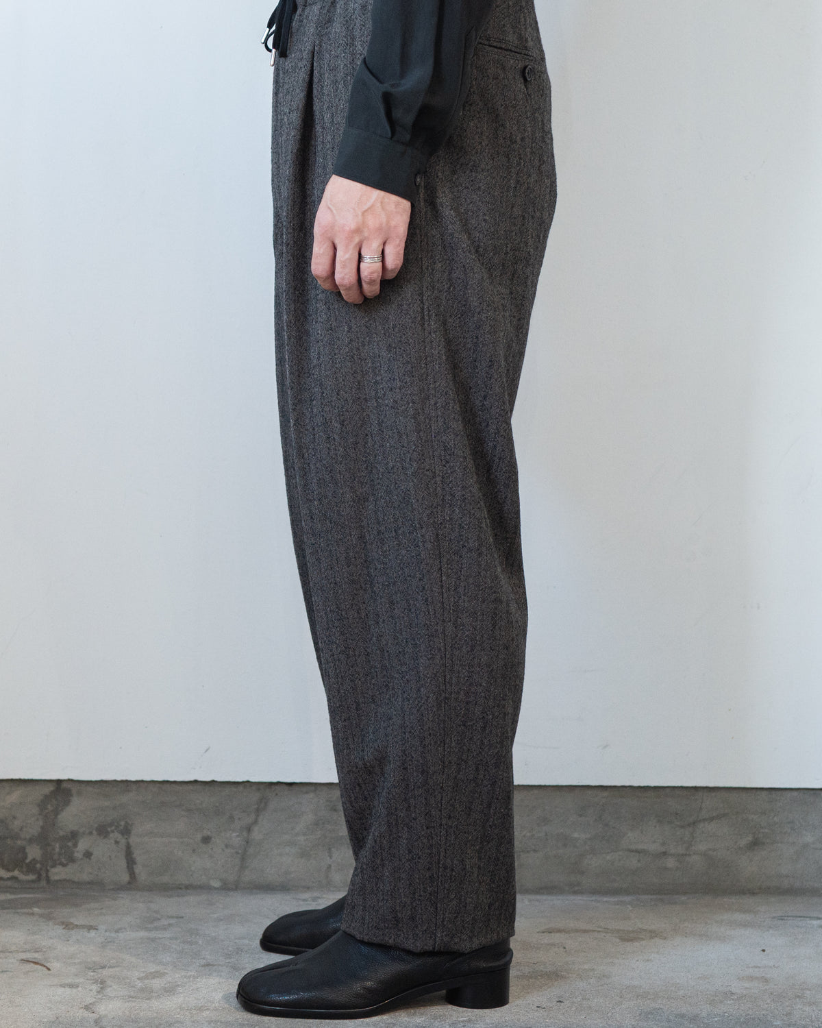 DOBBY STRIPE RELAXED TROUSER