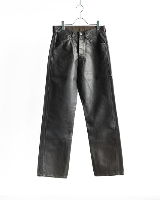 STRAIGHT LEG 5 POCKETS IN COATED DENIM