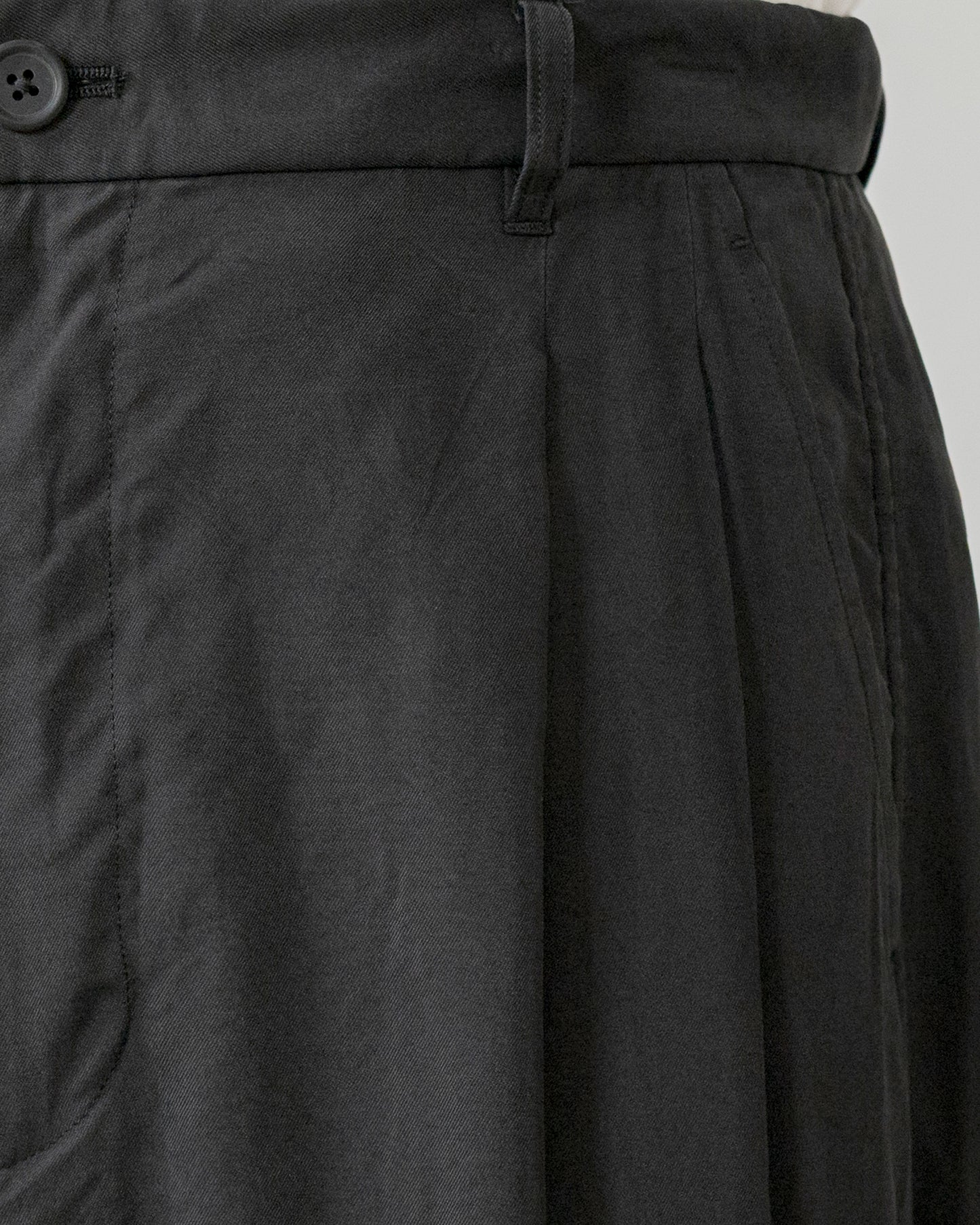 ROUGH SILK TWILL TWO PLEATS TROUSER