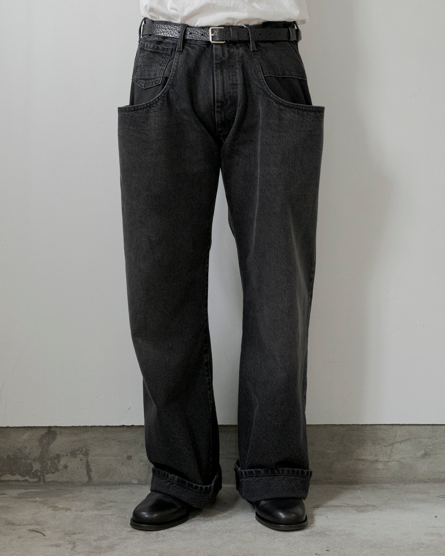 CONTRAST POCKETS STRAIGHT JEANS