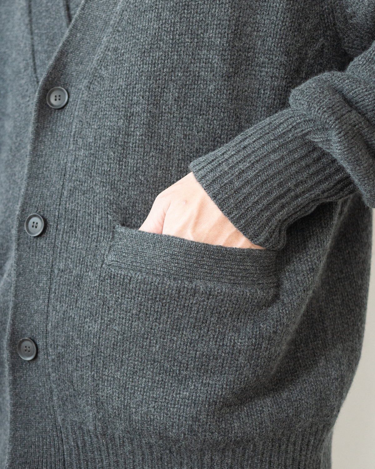 LOW GAUGE CARDIGAN IN BABY CASHMERE