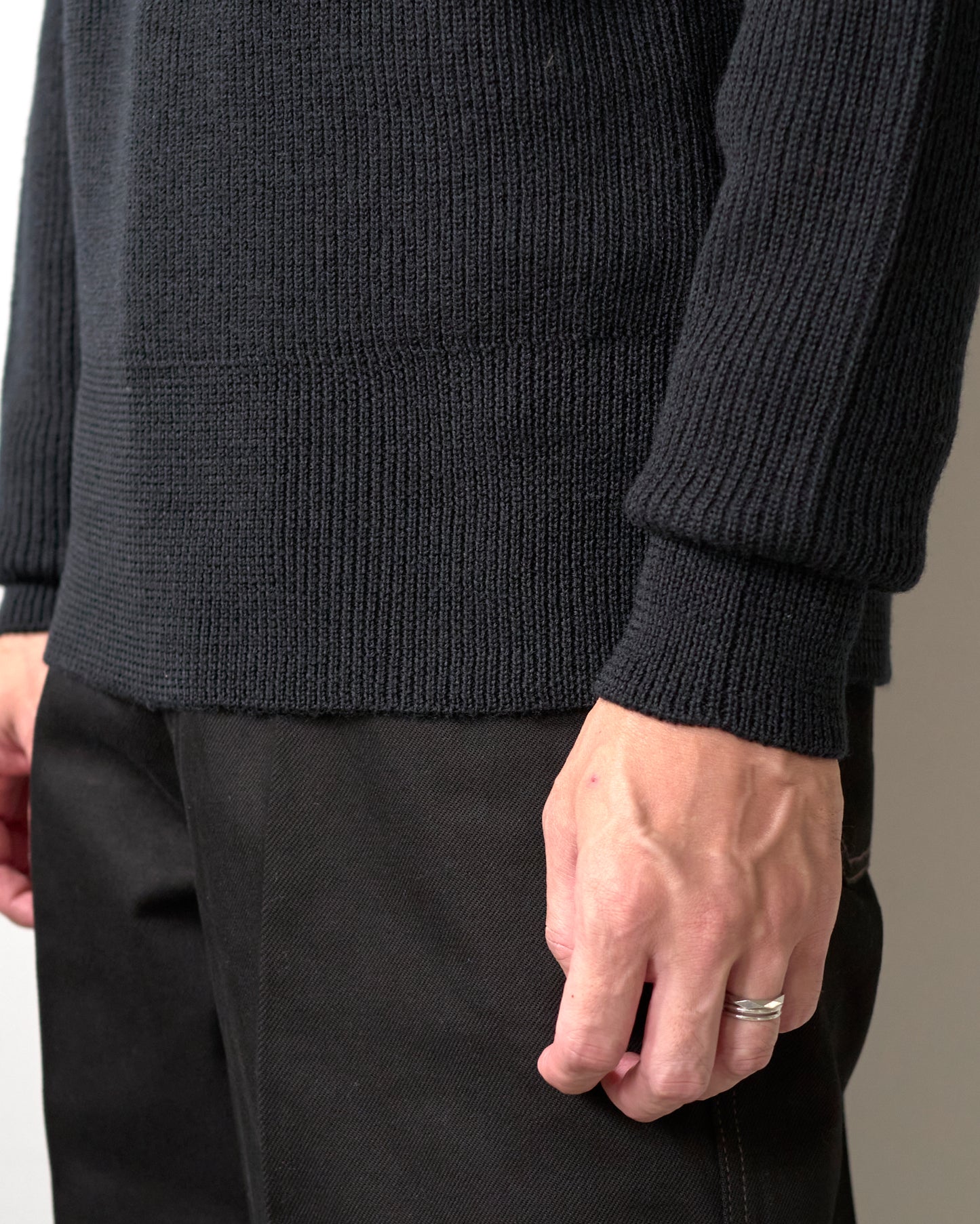 BOXY ROUND NECK SWEATER