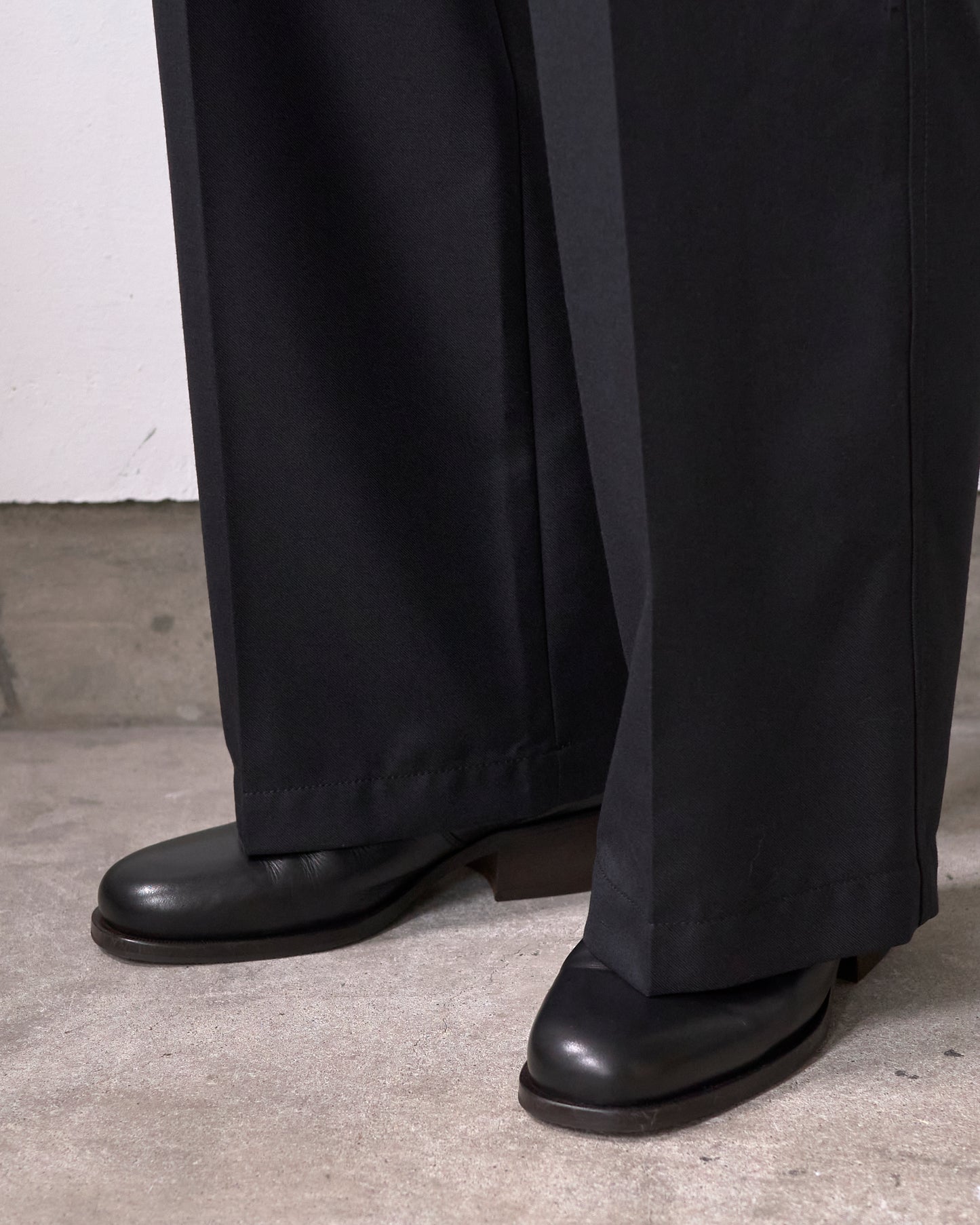 CHELSEA BOOTS