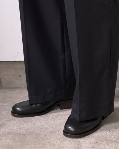 CHELSEA BOOTS