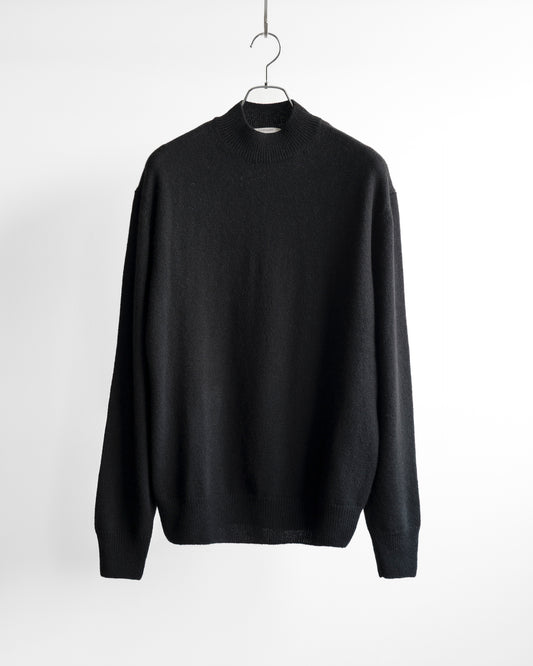 MOCK NECK SWEATER