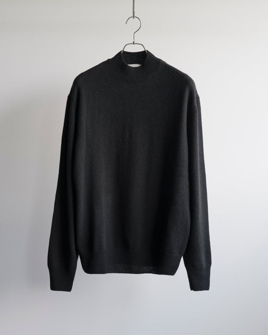 MOCK NECK SWEATER