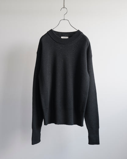 BOXY ROUND NECK SWEATER