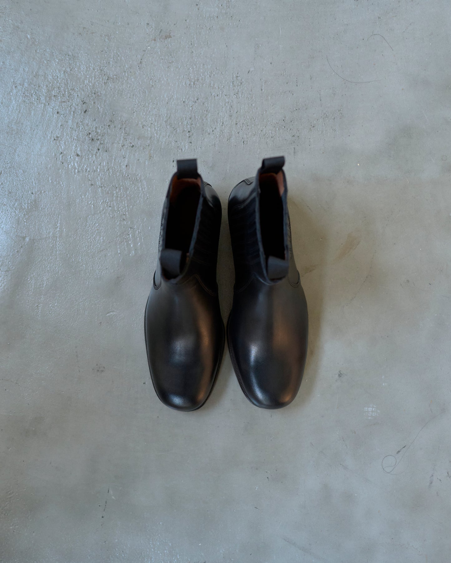 CHELSEA BOOTS