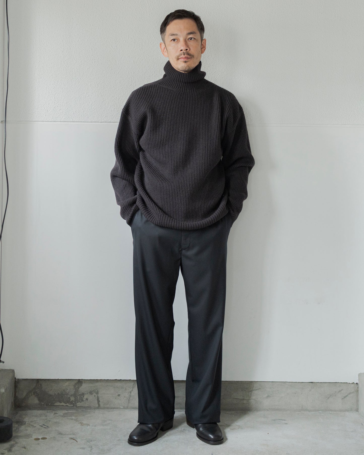 TURTLE NECK CLOUD SWEATER
