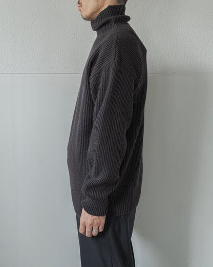 TURTLE NECK CLOUD SWEATER