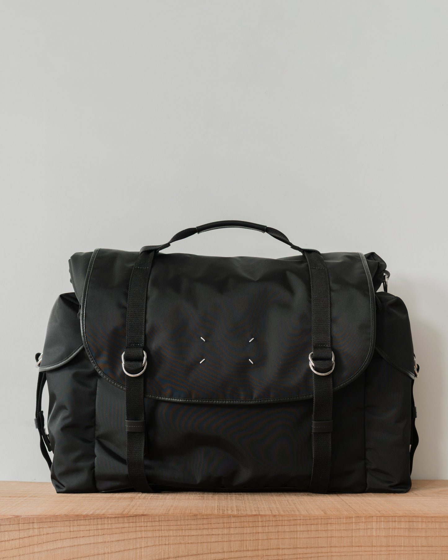HIGH TECH MESSENGER BAG