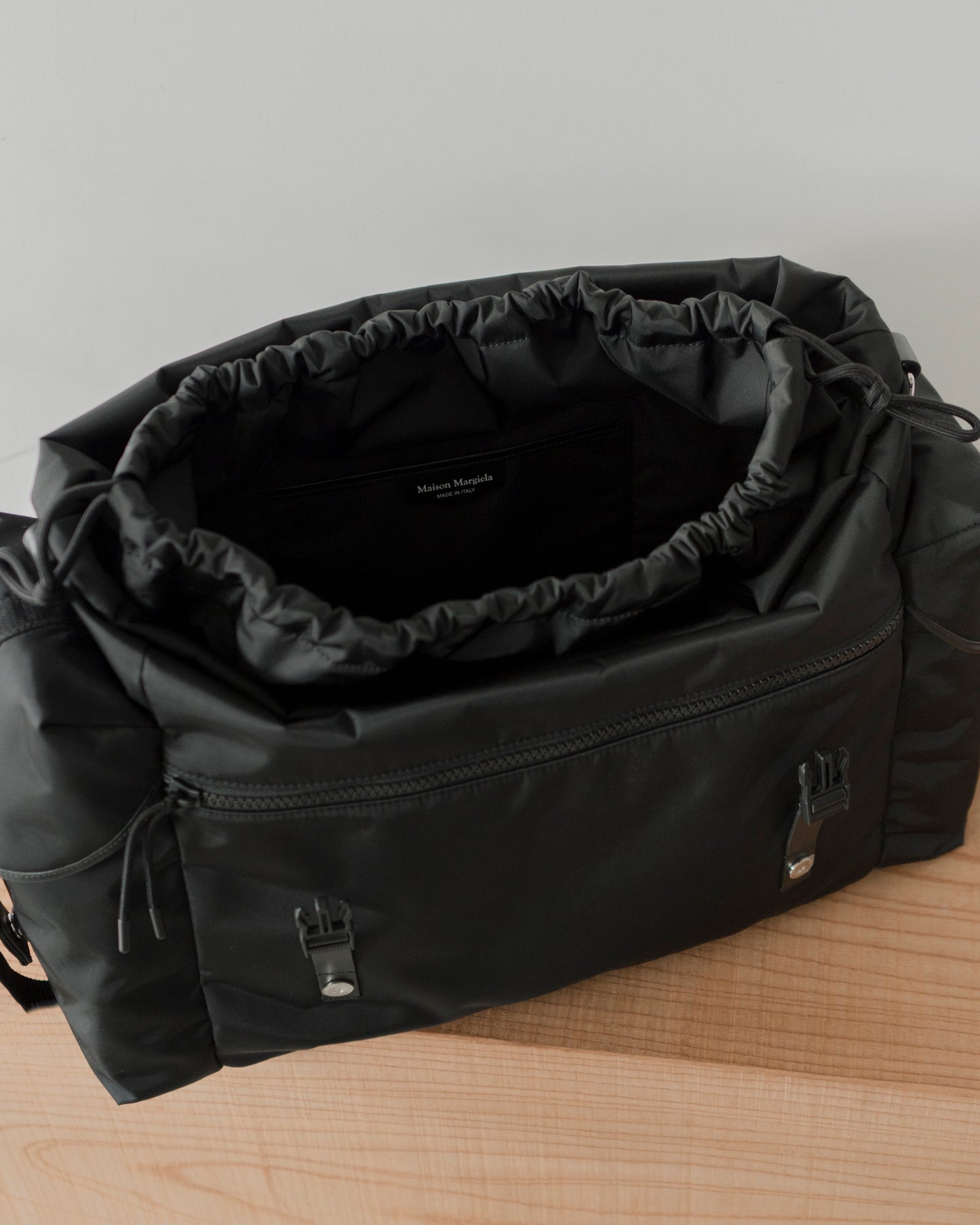 HIGH TECH MESSENGER BAG