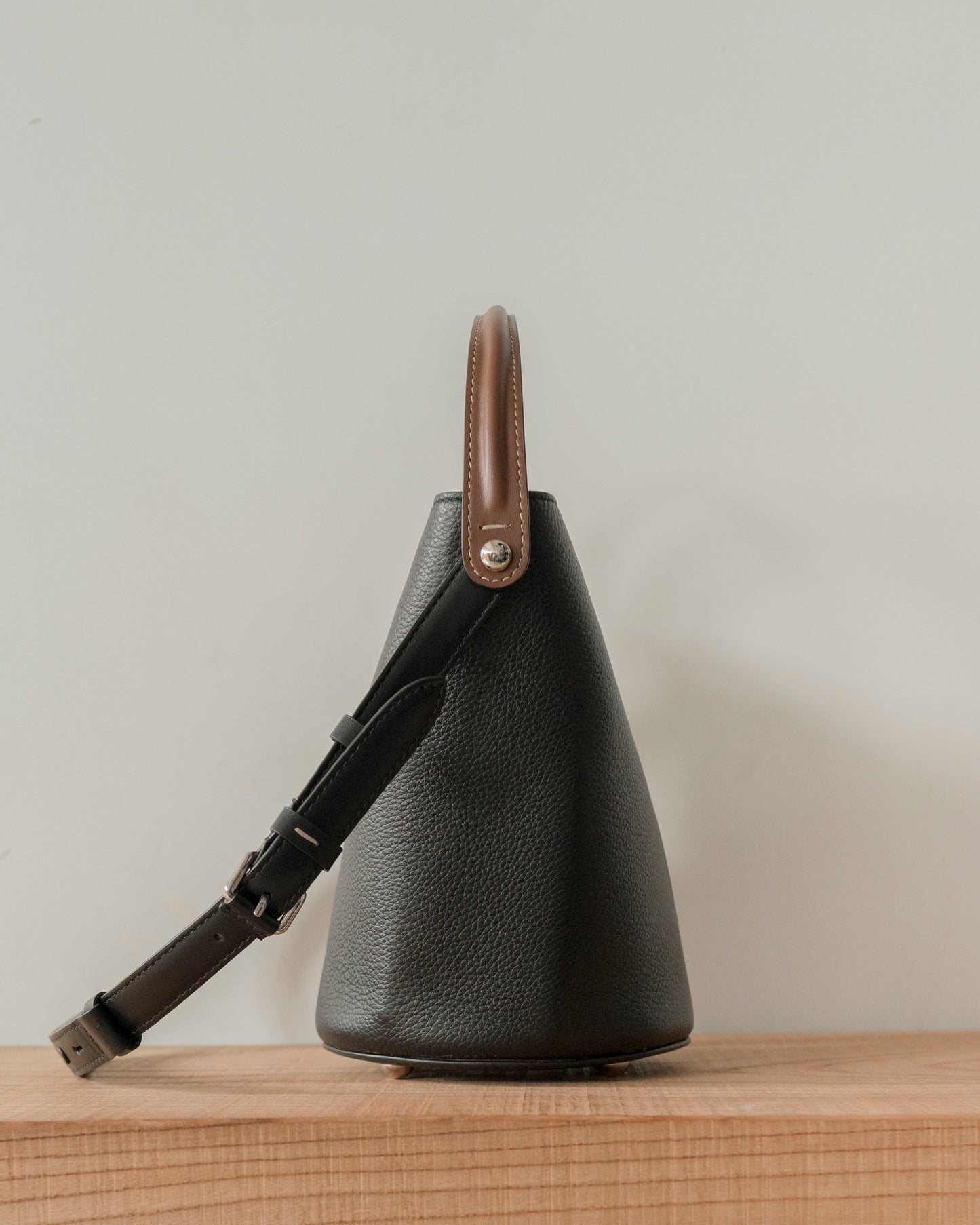 DRESS-AGE SHOULDER BAG