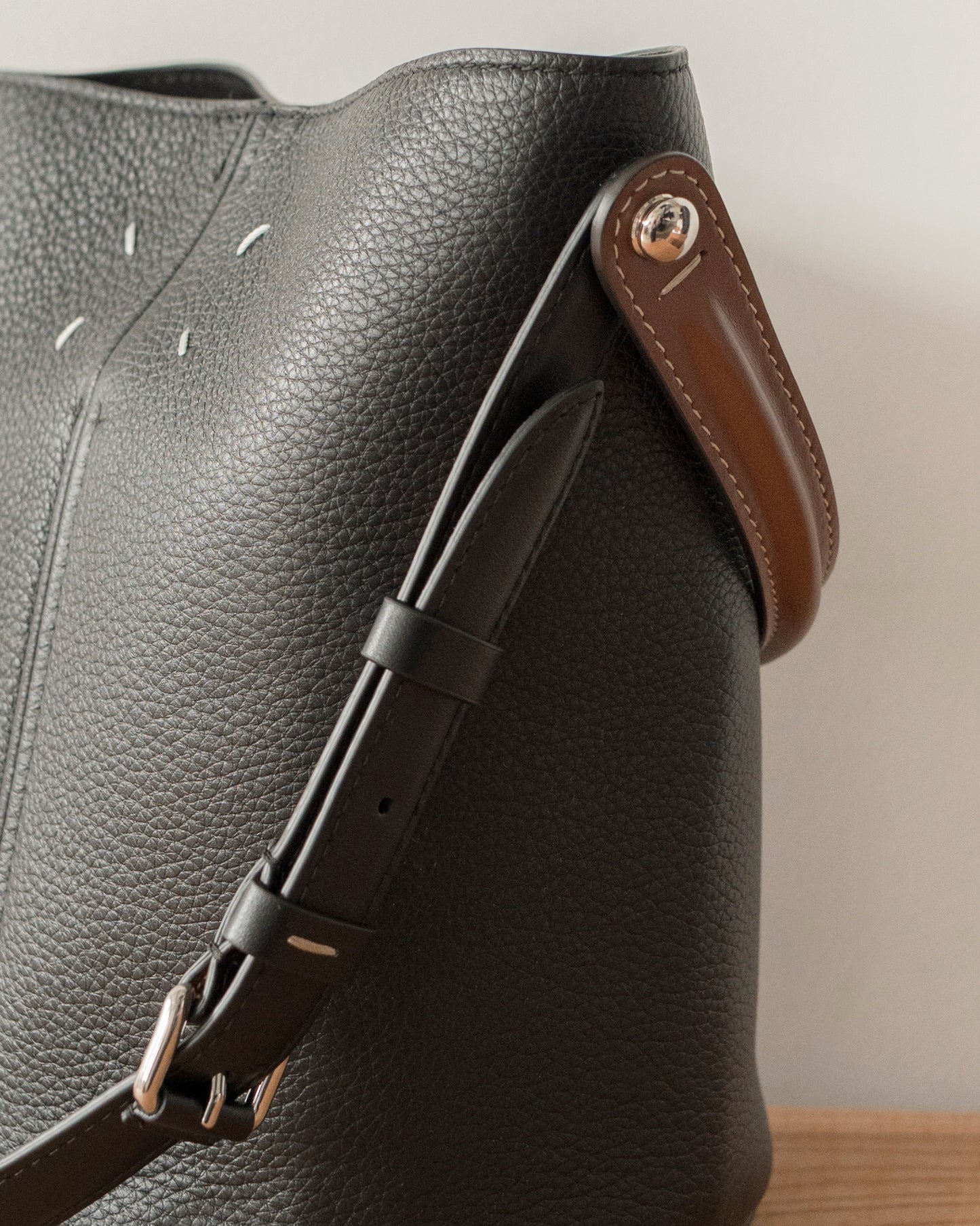 DRESS-AGE SHOULDER BAG