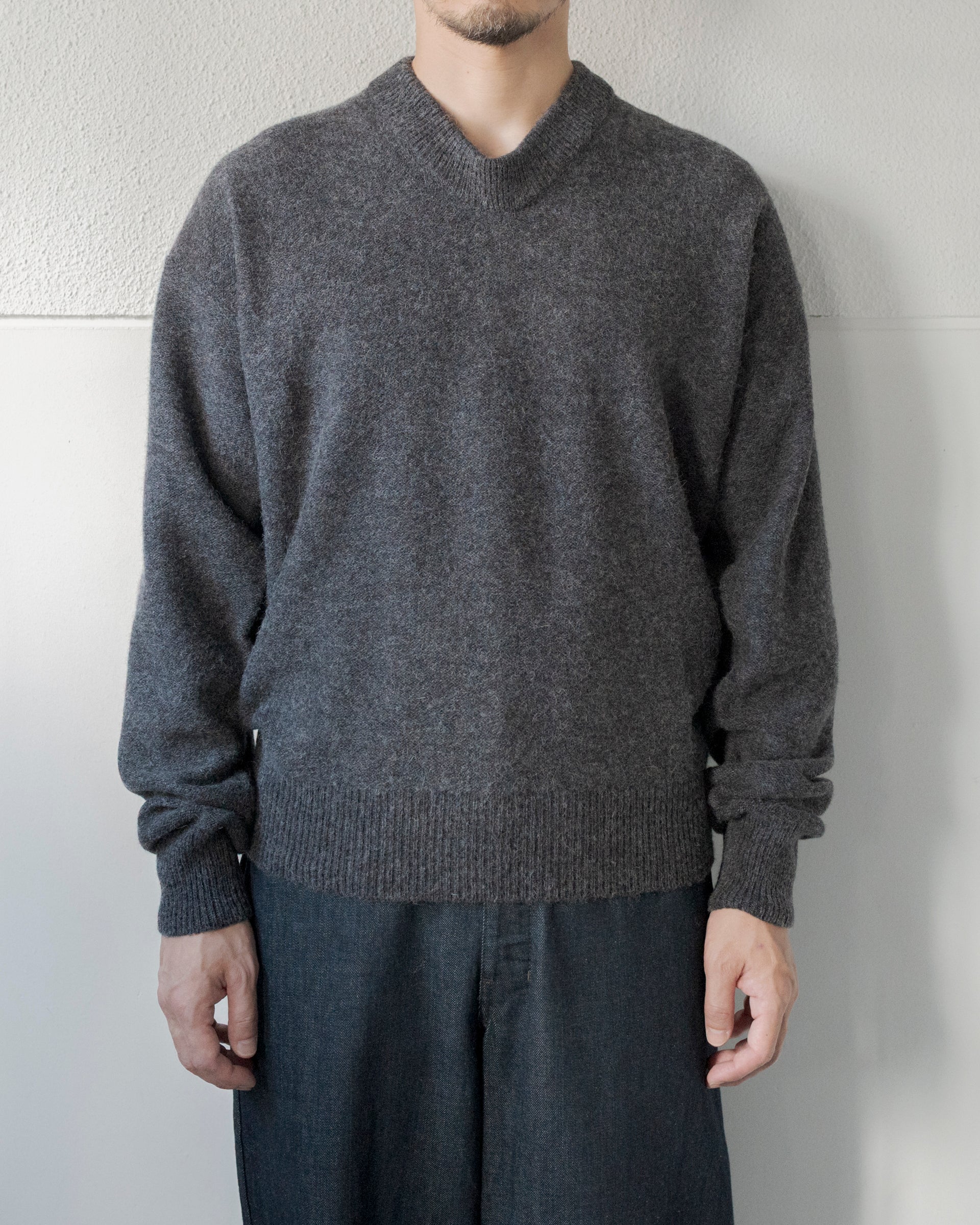 美品✨LEMAIRE（ルメール） ✨ニットトップス✨ポルトガル製✨ウール✨グレー BOXY V NECK SWEATER – STORE N