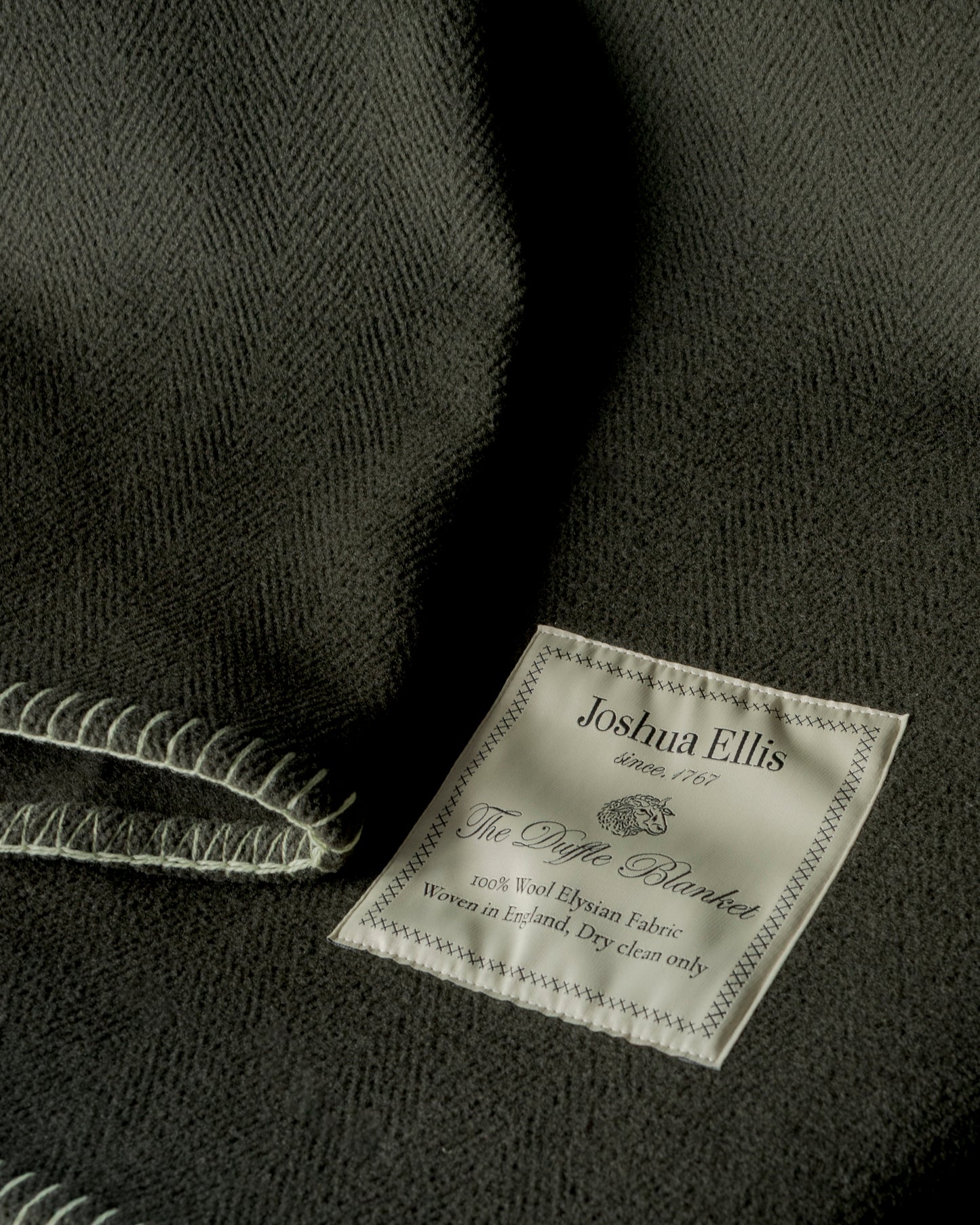 WOOL HERRINGBONE DUFFLE BLANKET