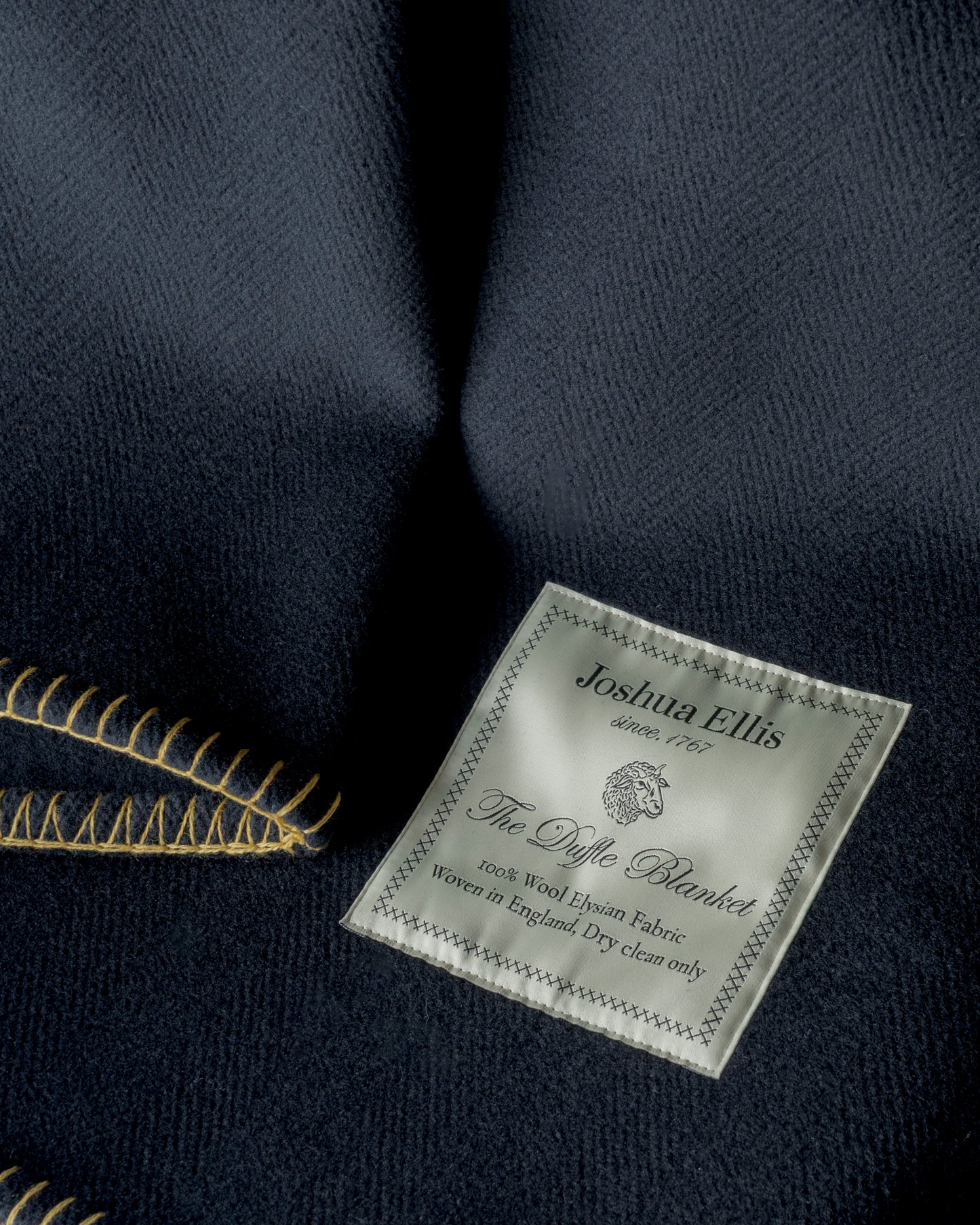 WOOL HERRINGBONE DUFFLE BLANKET