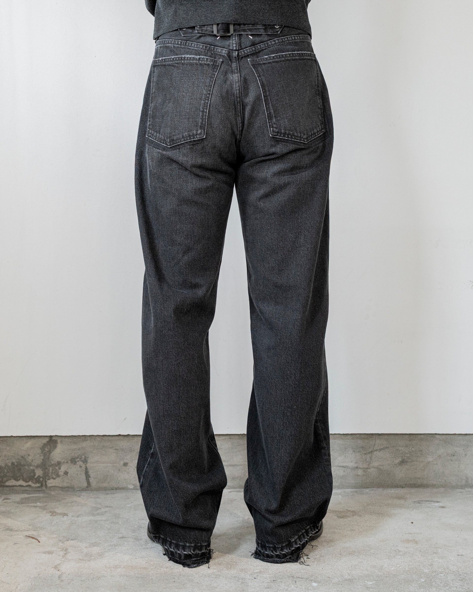 STRAIGHT LEG JEANS – STORE N