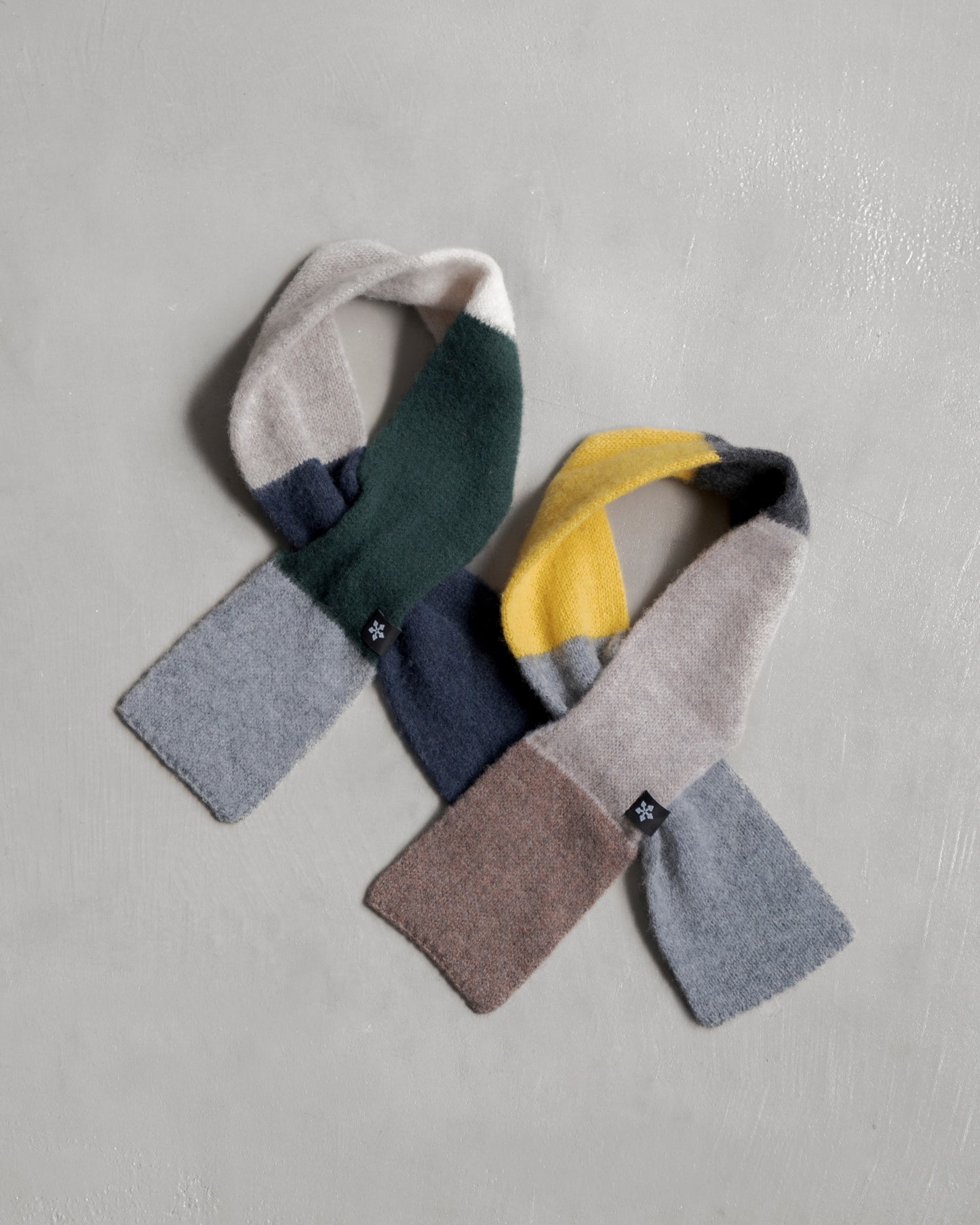 RAMBLING BRUSHED WOOL SCARF