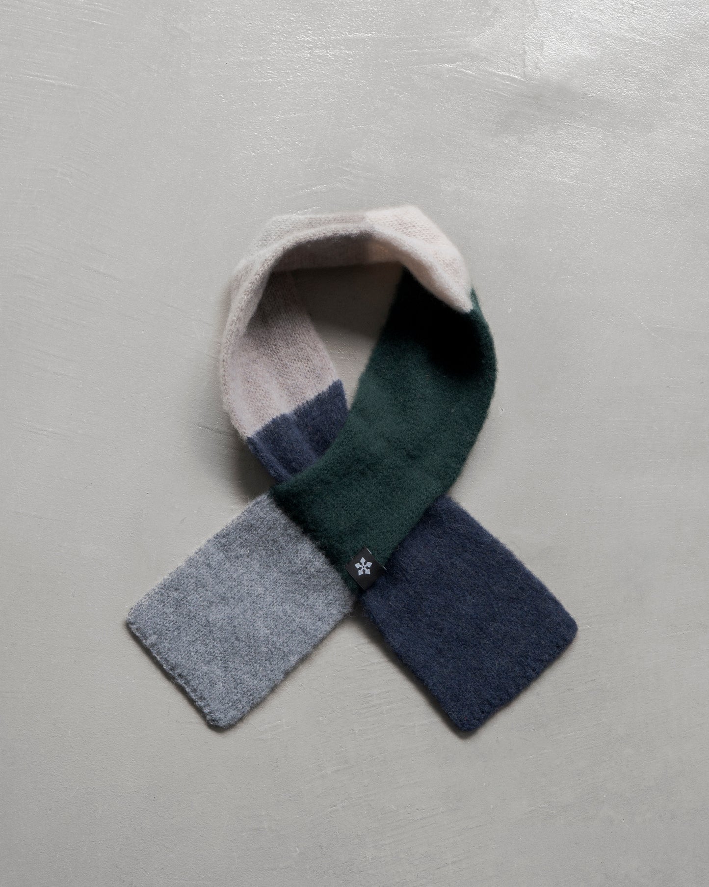 RAMBLING BRUSHED WOOL SCARF