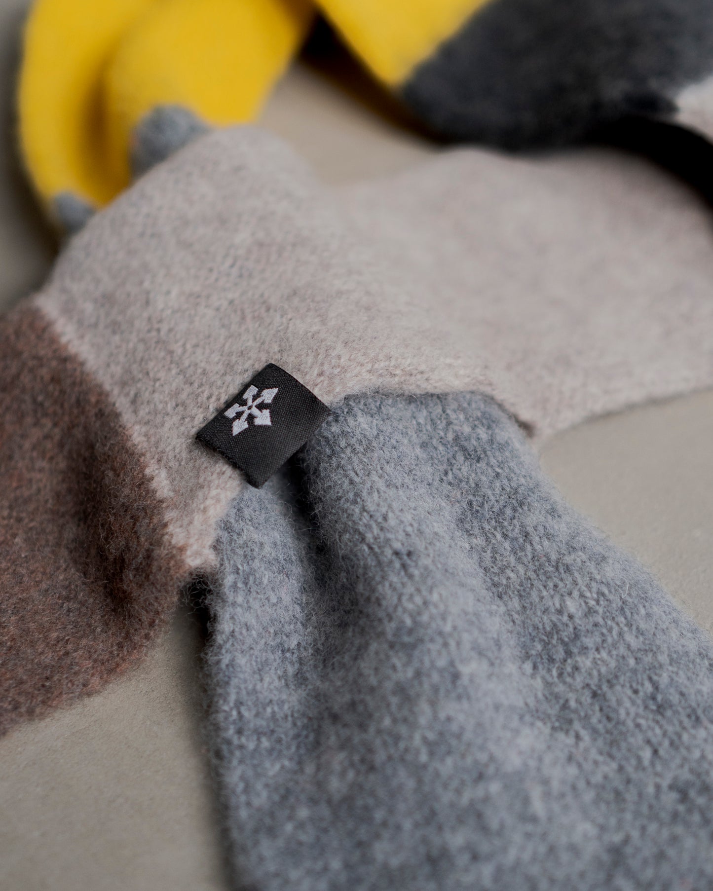 RAMBLING BRUSHED WOOL SCARF