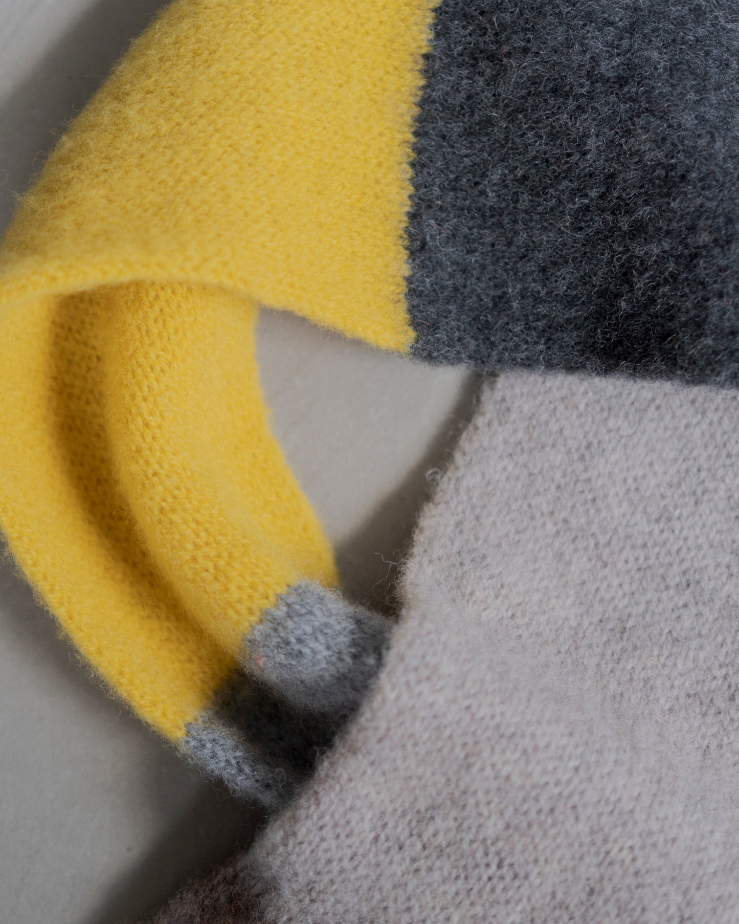 RAMBLING BRUSHED WOOL SCARF